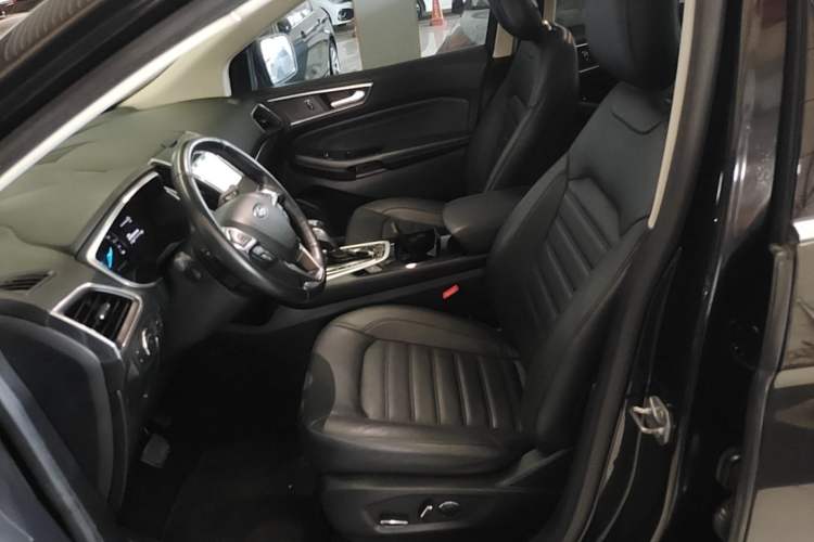 Used Ford Edge 2016 EcoBoost 245 Two-Wheel-Drive Titanium 7-Seater Left Front Seat