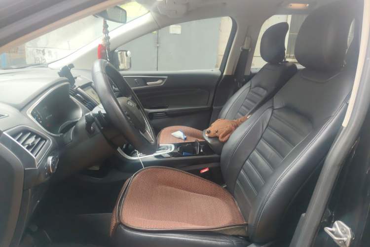 Used Ford Edge 2016 EcoBoost 245 Two-Wheel-Drive Titanium 7-Seater Left Front Seat