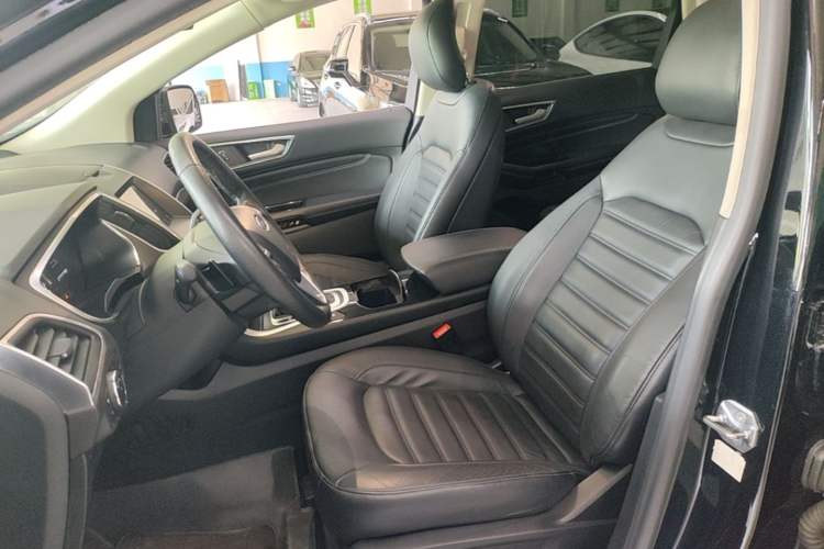 Used Ford Edge 2016 EcoBoost 245 Two-Wheel-Drive Titanium 7-Seater Left Front Seat