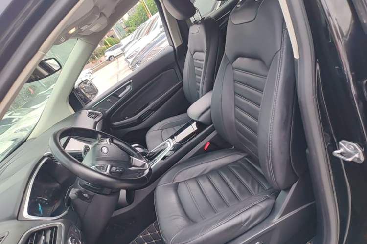 Used Ford Edge 2016 EcoBoost 245 Two-Wheel-Drive Titanium 7-Seater Left Front Seat