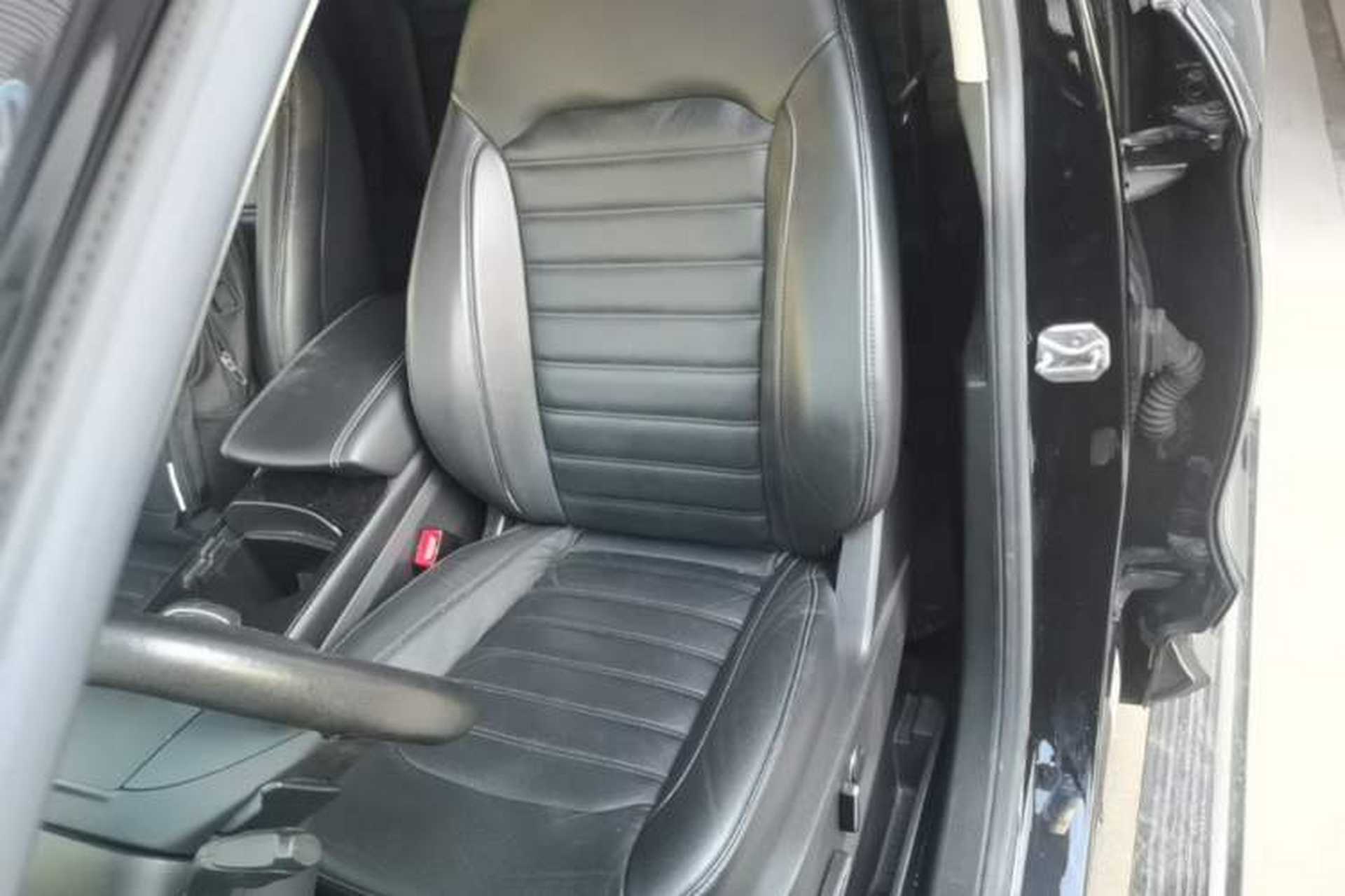 Used Ford Edge 2016 EcoBoost 245 Four-Wheel Drive Titanium Edition 7-Seater Left Front Seat