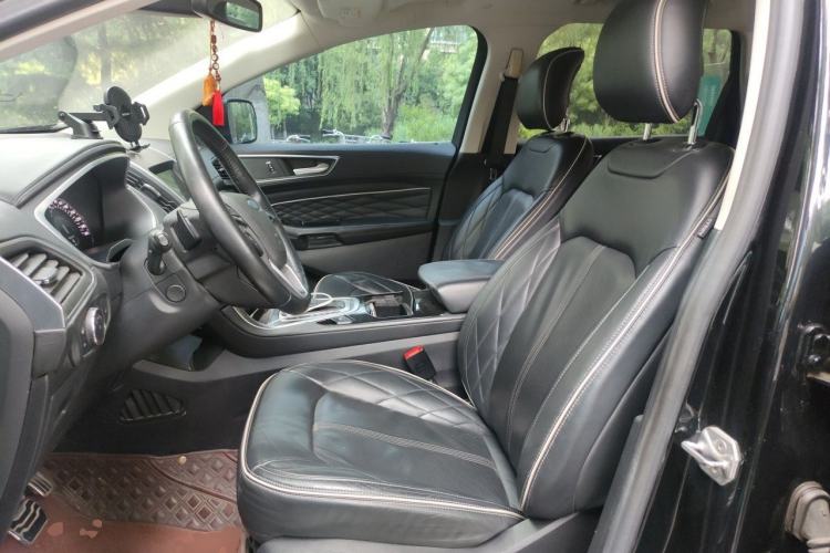 Used Ford Edge 2016 EcoBoost 330 V6 Four-Wheel-Drive Flagship Model with 7 Seats Left Front Seat