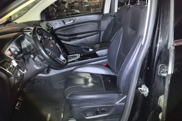 Used Ford Edge 2016 EcoBoost 245 Four-Wheel Drive Titanium 7-Seater Left Front Seat