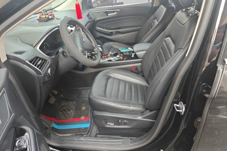 Used Ford Edge 2016 EcoBoost 245 Two-Wheel-Drive Titanium 7-Seater Left Front Seat