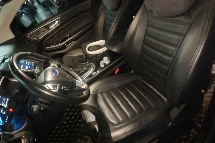 Used Ford Edge 2016 EcoBoost 245 Two-Wheel-Drive Titanium 7-Seater Left Front Seat