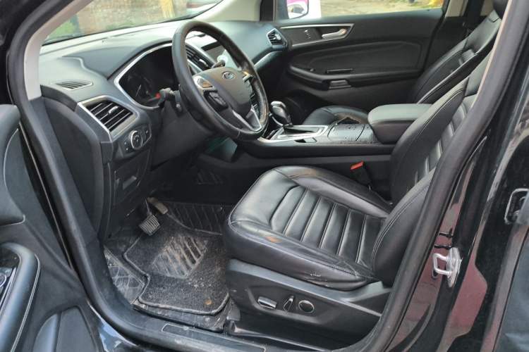 Used Ford Edge 2016 EcoBoost 245 Two-Wheel-Drive Titanium 7-Seater Left Front Seat