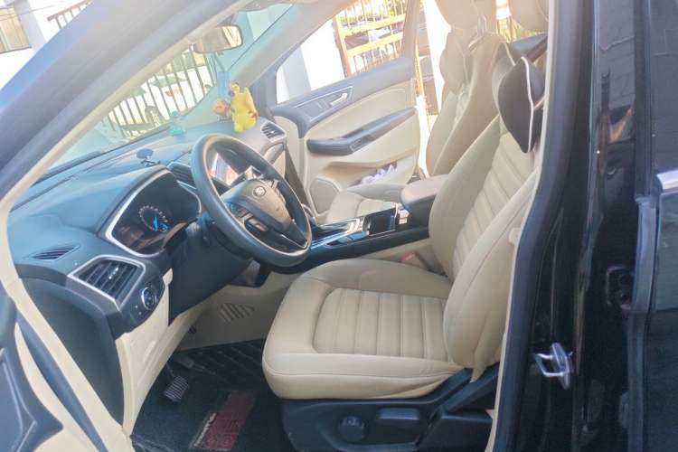 Used Ford Edge 2016 EcoBoost 245 Two-Wheel-Drive Titanium 5-Seater Left Front Seat