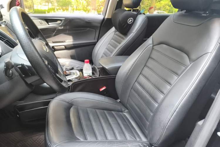 Used Ford Edge 2016 EcoBoost 245 Four-Wheel Drive Titanium Edition 7-Seater Left Front Seat