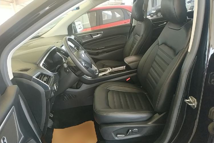 Used Ford Edge 2016 EcoBoost 245 Two-Wheel-Drive Titanium 7-Seater Left Front Seat