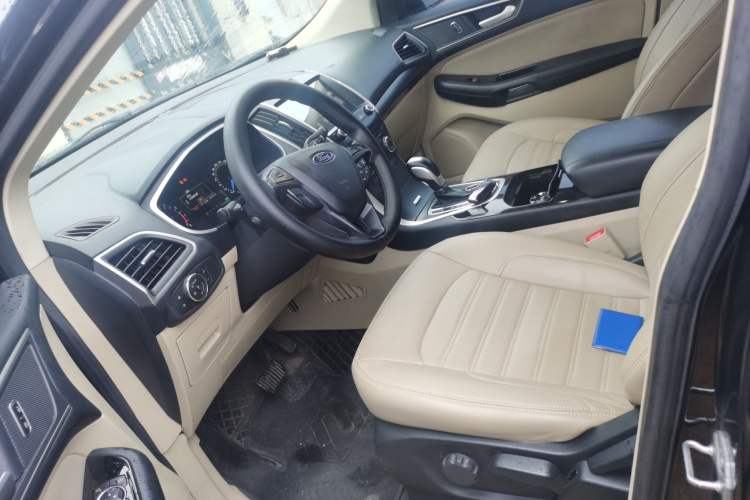 Used Ford Edge 2016 EcoBoost 245 Two-Wheel-Drive Titanium 5-Seater Left Front Seat