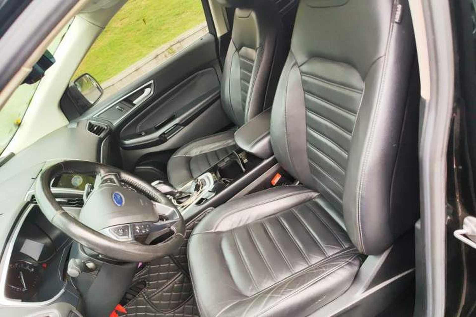 Used Ford Edge 2016 EcoBoost 245 Two-Wheel-Drive Titanium 7-Seater Left Front Seat
