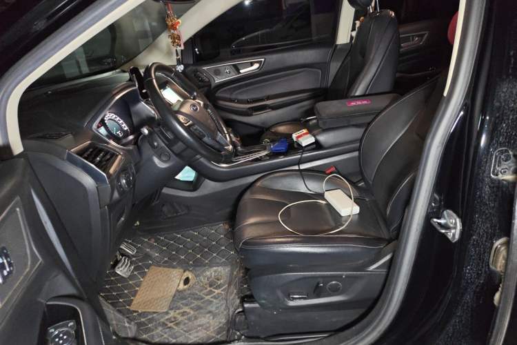 Used Ford Edge 2016 EcoBoost 245 Four-Wheel Drive Titanium 7-Seater Left Front Seat
