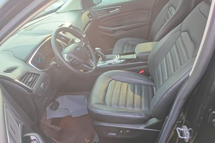 Used Ford Edge 2016 EcoBoost 245 Two-Wheel-Drive Titanium 7-Seater Left Front Seat