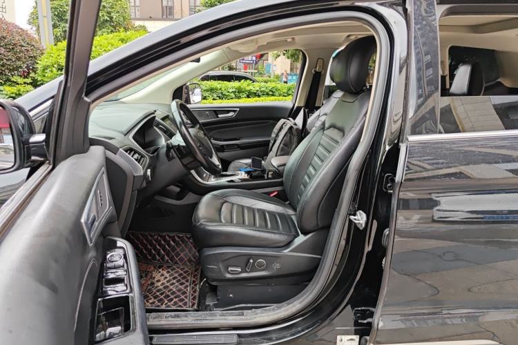 Used Ford Edge 2016 EcoBoost 245 Two-Wheel-Drive Titanium 7-Seater Left Front Seat