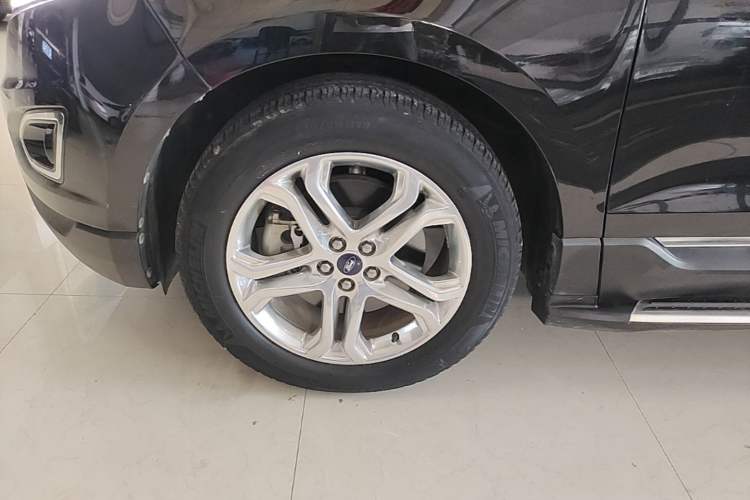 Used Ford Edge 2016 EcoBoost 245 Two-Wheel-Drive Titanium 7-Seater Left Front Wheel Hub