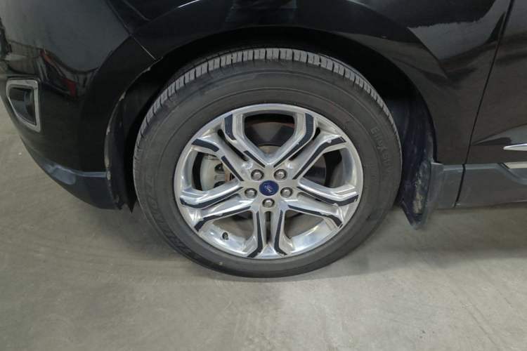 Used Ford Edge 2016 EcoBoost 245 Two-Wheel-Drive Titanium 7-Seater Left Front Wheel Hub