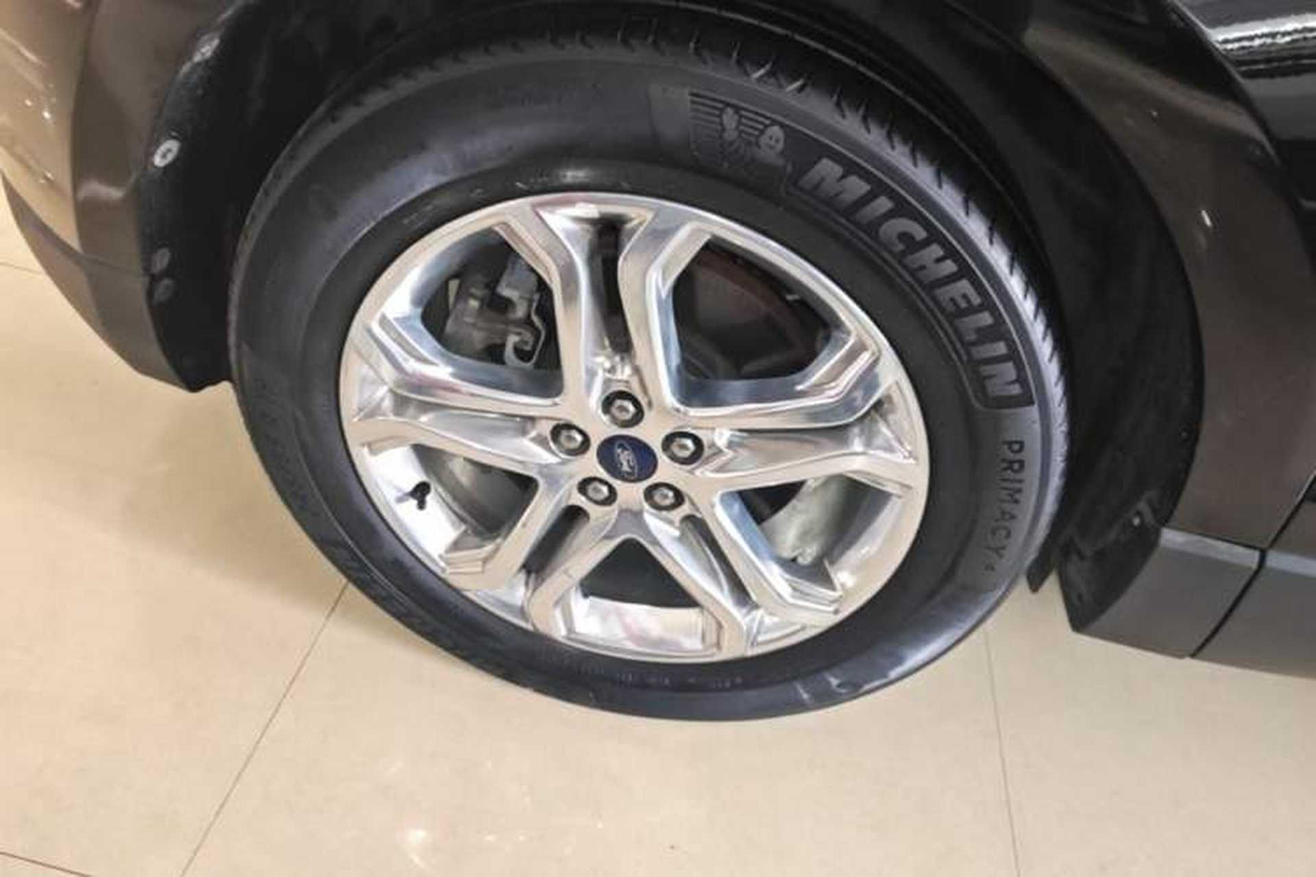 Used Ford Edge 2016 EcoBoost 245 Two-Wheel-Drive Titanium 7-Seater Left Front Wheel Hub
