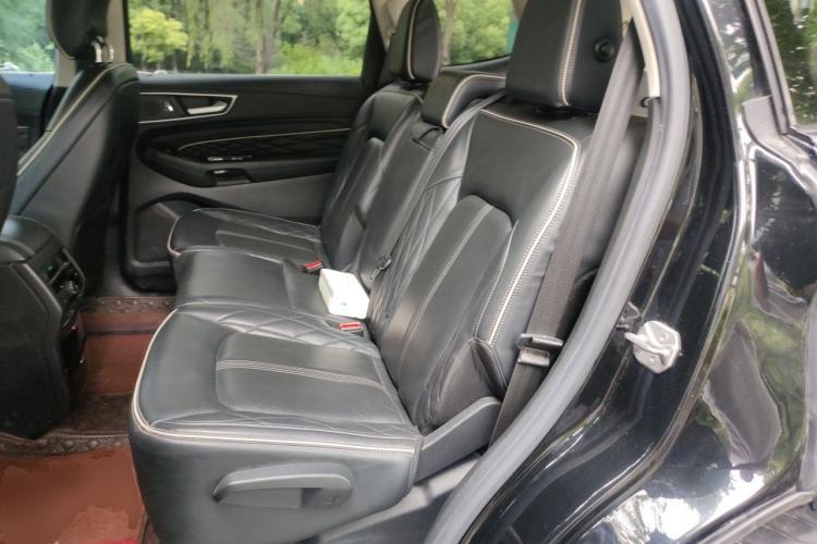 Used Ford Edge 2016 EcoBoost 330 V6 Four-Wheel-Drive Flagship Model with 7 Seats Left Rear Seat