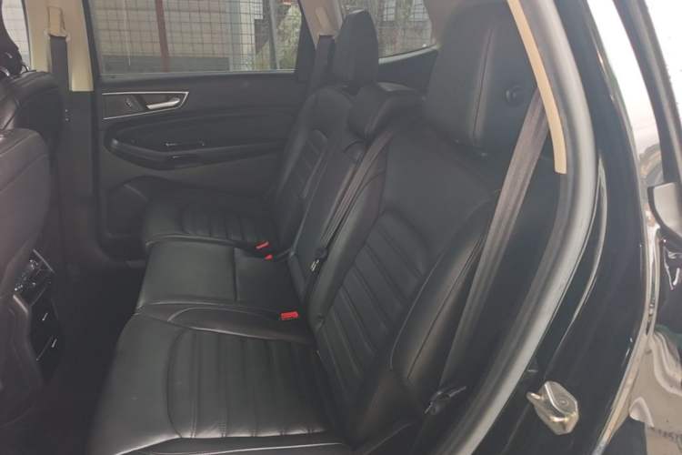 Used Ford Edge 2016 EcoBoost 245 Two-Wheel-Drive Titanium 7-Seater Left Rear Seat