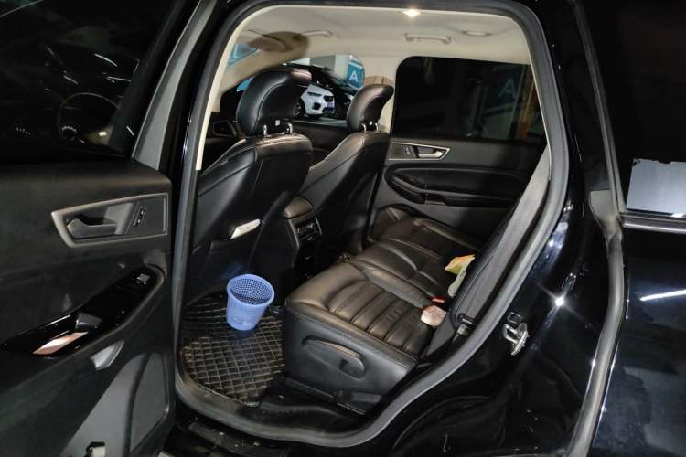 Used Ford Edge 2016 EcoBoost 245 Two-Wheel-Drive Platinum Edition 7-Seater Left Rear Seat