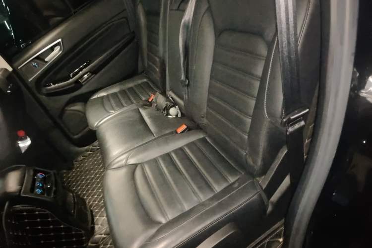 Used Ford Edge 2016 EcoBoost 245 Two-Wheel-Drive Titanium 7-Seater Left Rear Seat
