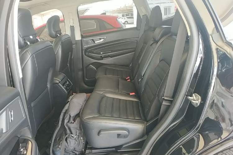 Used Ford Edge 2016 EcoBoost 245 Two-Wheel-Drive Titanium 7-Seater Left Rear Seat
