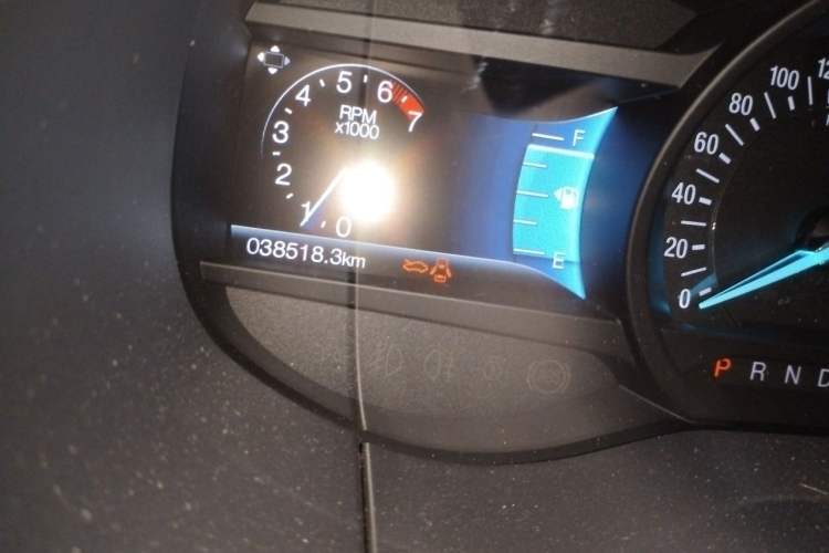 Used Ford Edge 2016 EcoBoost 245 Two-Wheel-Drive Titanium 7-Seater Odometer Close Up