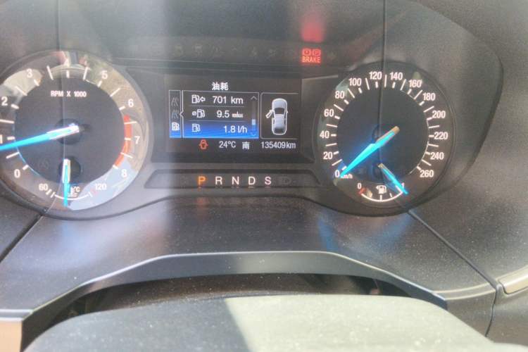 Used Ford Edge 2016 EcoBoost 245 Two-Wheel-Drive Titanium 5-Seater Odometer Close Up