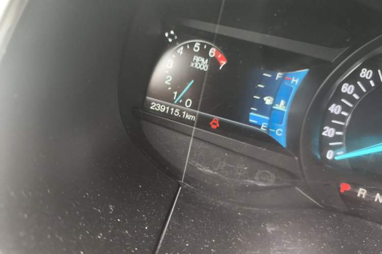 Used Ford Edge 2016 EcoBoost 245 Two-Wheel-Drive Titanium 7-Seater Odometer Close Up