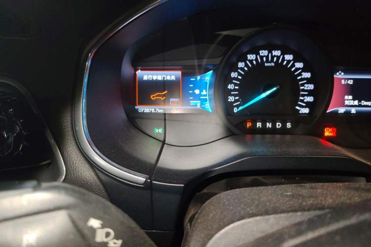 Used Ford Edge 2016 EcoBoost 245 Four-Wheel Drive Titanium Edition 7-Seater Odometer Close Up