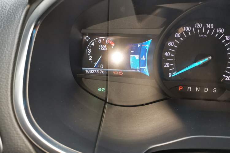 Used Ford Edge 2016 EcoBoost 245 Two-Wheel-Drive Titanium 7-Seater Odometer Close Up