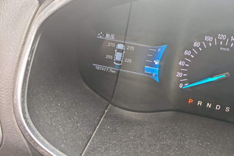 Used Ford Edge 2016 EcoBoost 245 Two-Wheel-Drive Titanium 7-Seater Odometer Close Up