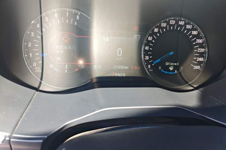 Used Ford Edge 2016 EcoBoost 245 Four-Wheel Drive Titanium 7-Seater Odometer Close Up