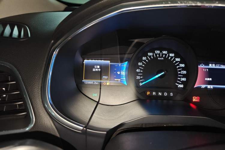 Used Ford Edge 2016 EcoBoost 330 V6 Four-Wheel Drive Sporty 7-Seater Odometer Close Up