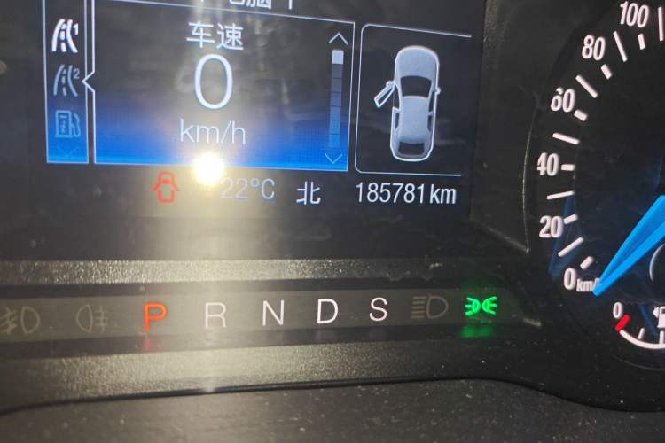 Used Ford Edge 2016 EcoBoost 245 Two-Wheel-Drive Titanium 5-Seater Odometer Close Up