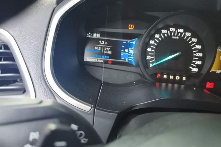 Used Ford Edge 2016 EcoBoost 245 Two-Wheel-Drive Titanium 7-Seater Odometer Close Up