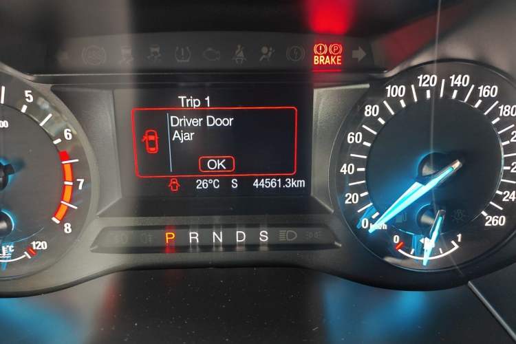 Used Ford Edge 2016 EcoBoost 245 Two-Wheel-Drive Titanium 5-Seater Odometer Close Up
