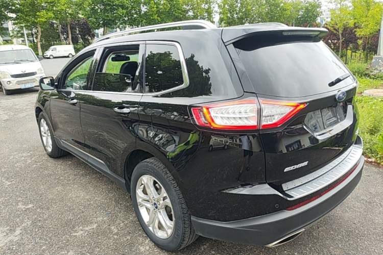 Used Ford Edge 2016 EcoBoost 245 Two-Wheel-Drive Titanium 7-Seater Rear Left 45 Deg