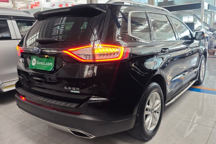 Used Ford Edge 2016 EcoBoost 245 Two-Wheel-Drive Platinum Edition 7-Seater Rear Right 45 Deg