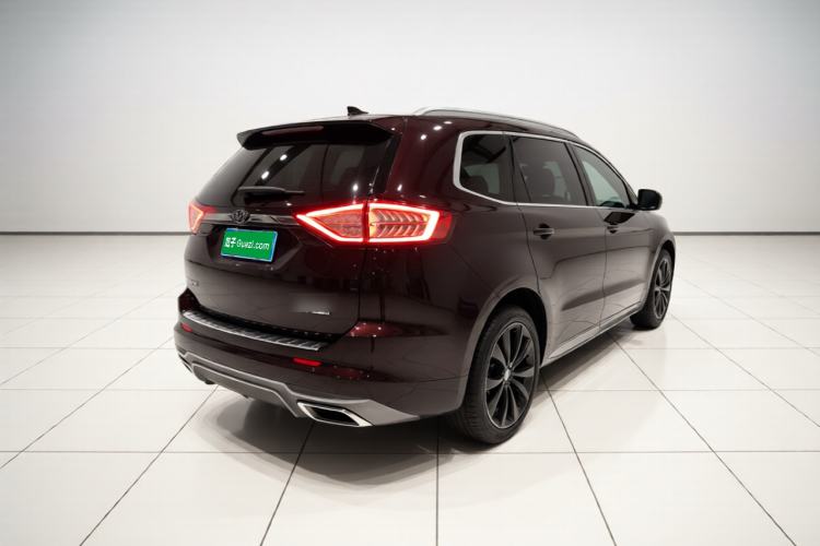 Used Ford Edge 2016 EcoBoost 330 V6 Four-Wheel Drive Sporty 7-Seater Rear Right 45 Deg