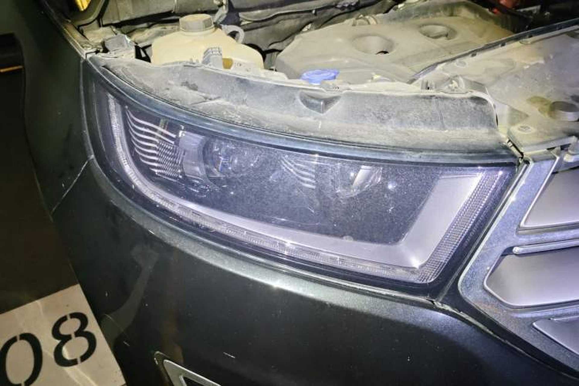 Used Ford Edge 2016 EcoBoost 245 Four-Wheel Drive Titanium 7-Seater Right Front Headlight