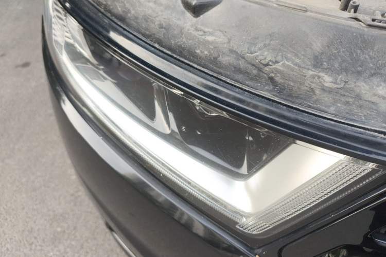 Used Ford Edge 2016 EcoBoost 245 Two-Wheel-Drive Titanium 7-Seater Right Front Headlight