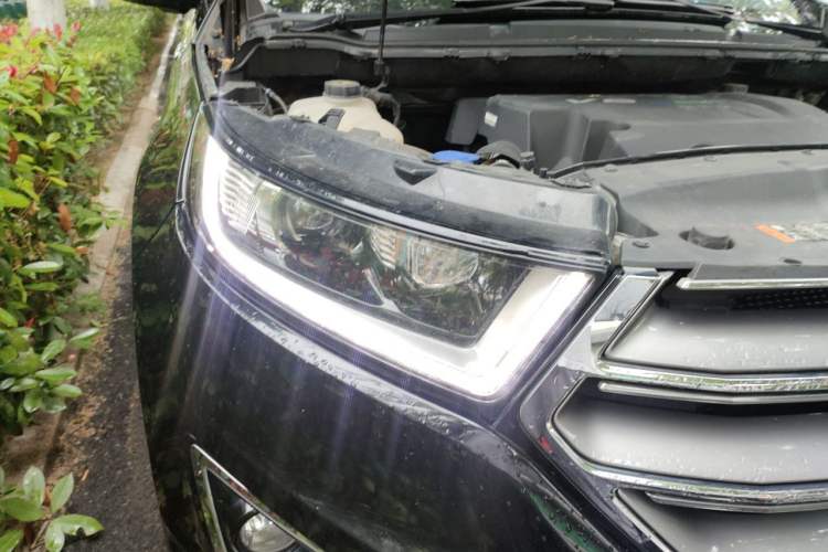 Used Ford Edge 2016 EcoBoost 330 V6 Four-Wheel-Drive Flagship Model with 7 Seats Right Front Headlight