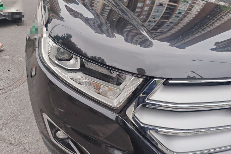 Used Ford Edge 2016 EcoBoost 245 Two-Wheel-Drive Titanium 5-Seater Right Front Headlight