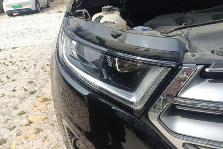Used Ford Edge 2016 EcoBoost 245 Four-Wheel Drive Titanium Edition 7-Seater Right Front Headlight