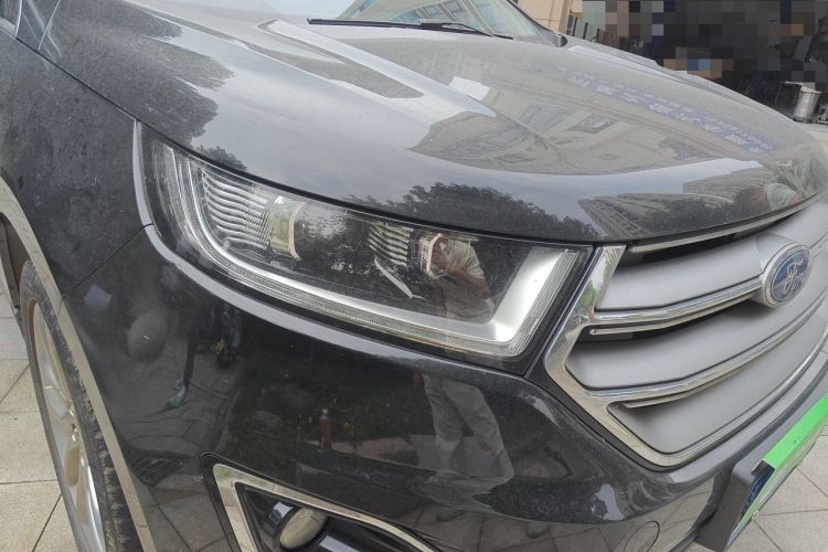 Used Ford Edge 2016 EcoBoost 245 Four-Wheel Drive Titanium 7-Seater Right Front Headlight