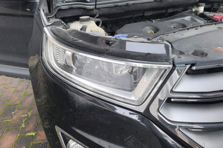 Used Ford Edge 2016 EcoBoost 245 Four-Wheel Drive Titanium 7-Seater Right Front Headlight