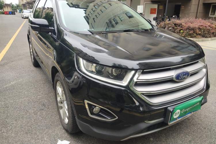 Used Ford Edge 2016 EcoBoost 245 Two-Wheel-Drive Titanium 7-Seater Right Front Headlight