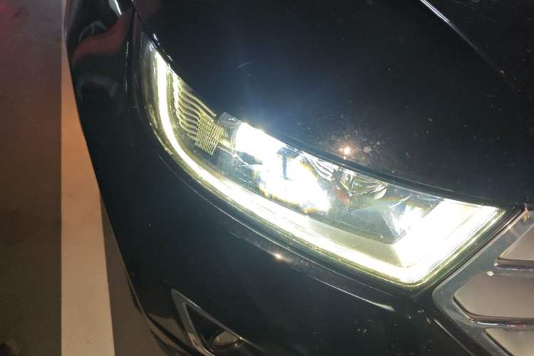 Used Ford Edge 2016 EcoBoost 245 Two-Wheel-Drive Titanium 7-Seater Right Front Headlight
