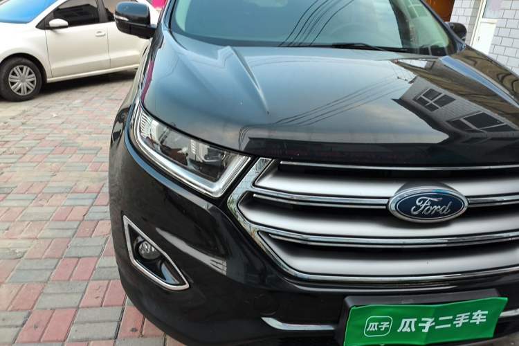 Used Ford Edge 2016 EcoBoost 245 Two-Wheel-Drive Titanium 7-Seater Right Front Headlight
